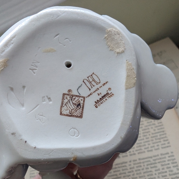 Elegant Porcelain Girl with Goose Figurine - Picture 5 of 12